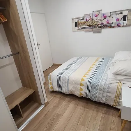 Joli appartement rénové avec terrasse Brides-les-Bains Extérieur photo