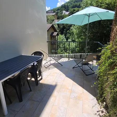 Joli appartement rénové avec terrasse Brides-les-Bains Extérieur photo